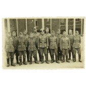 Wehrmacht Infanterie Unteroffizier met zijn ploeg in Frankrijk